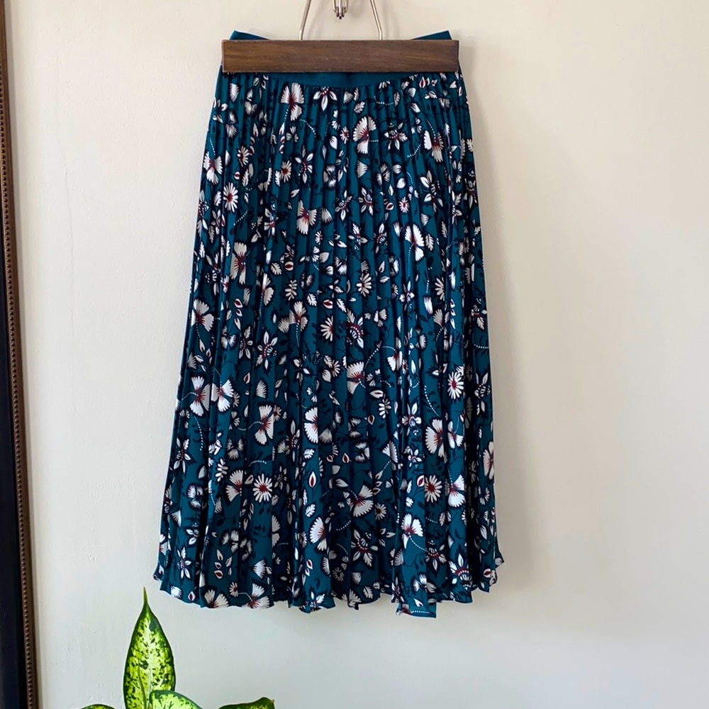 Express Pleated Midi Skirt